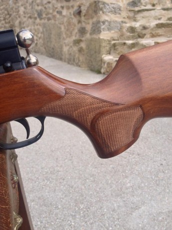 vendo esta carabina en perfectisimo estado.

Versión con el depósito y el cañon mas largo. Monotiro.

Madera 40