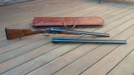 Buenos días.

Pongo en venta mi escopeta paralela de la marca Vasco Belga con dos juegos de cañones.

La 130