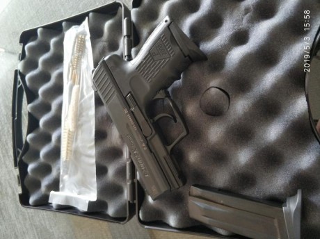 Vendo HK P2000 Sk, de 9mm parabellum, con dos cargadores de 10, maletín y kit de limpieza.
El arma está 01