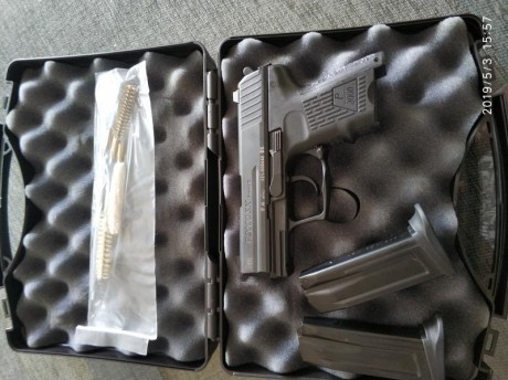 Vendo HK P2000 Sk, de 9mm parabellum, con dos cargadores de 10, maletín y kit de limpieza.
El arma está 00