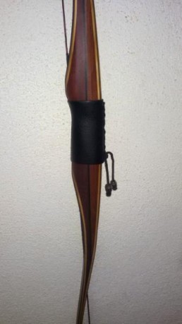 Buenas compañeros, un amigo me pide le ponga en venta este magnifico arco de las siguientes caracteristicas 01