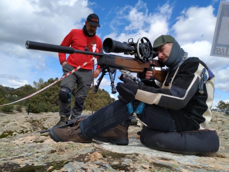 Bueno, para animar el foro un poco, propongo colgar fotos de dianas y arma usada para ello, pudiendo ser 40