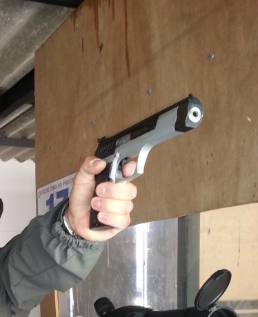 Vendo CZ 122 calibre 22 long rifle un cargador y maletín de transporte150 € envio aparte si hubiera que 00