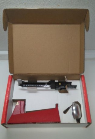 Vendo báscula Lee (nº de producto 90681) sin uso. Caja original y manual de instrucciones. Venia con el 02