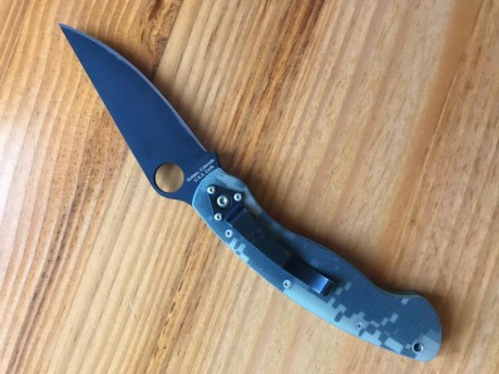 Vendo Spyderco Military (NO COPIA) comprada en knifecenter. Acero S-30V pavonado y cachas de g-10 color 00