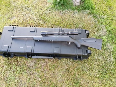 Se vende Sako Quad Heavy Barrel del calibre 22LR
Unos 1500  disparos

Va con un visor Tasco 6-24 y maletín 02