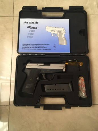 Buenas a todos, un amigo vende esta Sig-Sauer, completamente nueva, en calibre 9mm, con dos cargadores, 10