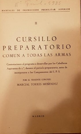 No sabía a qué hilo subir este tema. A lo largo de los años he ido coleccionando, además de cientos de 152