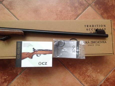 Calibre .22 LR en su caja original con el manual, apenas estrenada.

Incluye cargador de 10 disparos y 10
