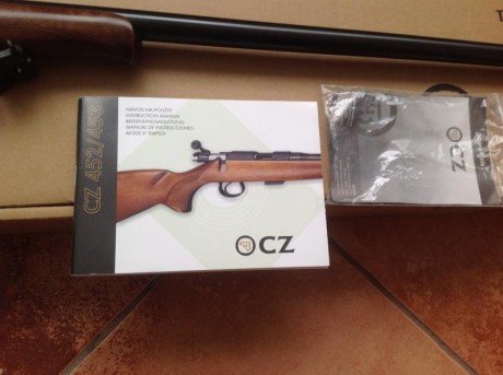 Calibre .22 LR en su caja original con el manual, apenas estrenada.

Incluye cargador de 10 disparos y 21