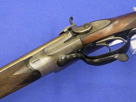 Voy a colocar unas fotos de un arma larga alemana de llave de mecha del siglo XVI. 41