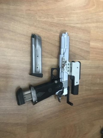 Vendo pistola SPS Open, con 2 cañones, el original del 38 S.Auto y uno nuevo con apenas 300 disparos del 02