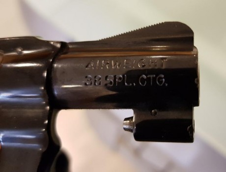 Hola, después de mucho mirar me he decidido por estos 3 modelos:

RUGER LCP 380
S&W BODYGUARD 380
Revolver 11