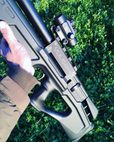 El arma esta rigurosamente como NUEVA, comprada a finales de enero, tiene cerca de 500 tiros dados, tiene 01