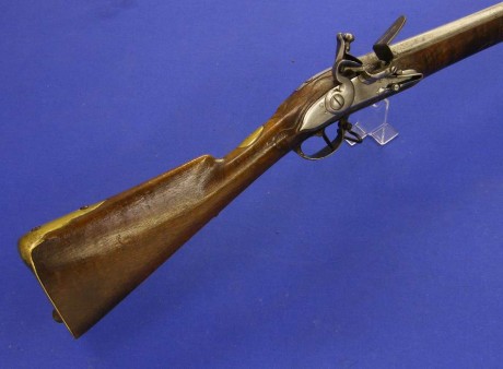 Voy a colocar unas fotos de un arma larga alemana de llave de mecha del siglo XVI. 110
