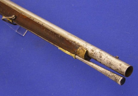 Voy a colocar unas fotos de un arma larga alemana de llave de mecha del siglo XVI. 131