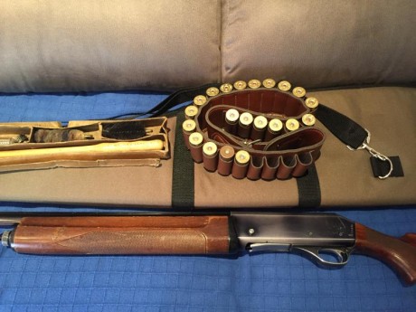 Se vende escopeta repetidora semiautomática Fabarm modelo Ellegi calibre 12, gases, adaptada a 3 disparos, 11
