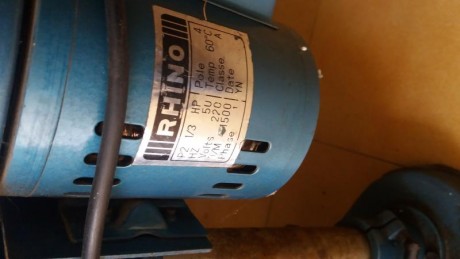 Buenas vendo taladro de mesa eletrico , por  espacio 
Está en perfdctas condiciones lo vendo por 100 € 01