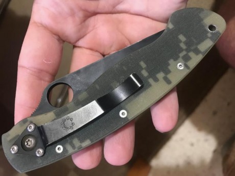 Vendo Spyderco Military (NO COPIA) comprada en knifecenter. Acero S-30V pavonado y cachas de g-10 color 21