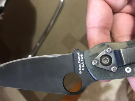 Vendo Spyderco Military (NO COPIA) comprada en knifecenter. Acero S-30V pavonado y cachas de g-10 color 42