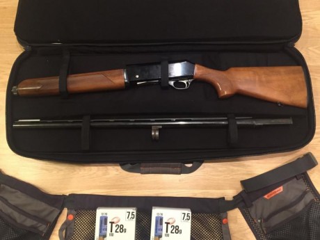 Escopeta repetidora Lanber:
-Cañon 71cm 
-Choque Fijo 3* 
-(Capacidad 3 cartuchos según ley) 

Extras: 02
