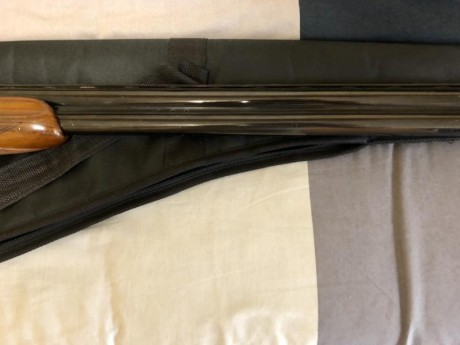 Vendo escopeta superpuesta Laurona súper caza calibre 12.
 Doble gatillo, selección de tiro, el mismo 00