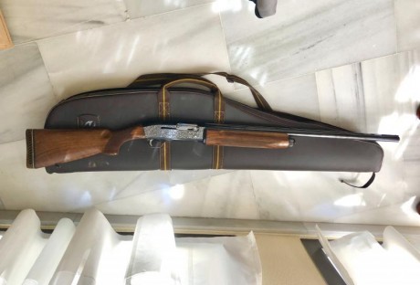 Vendo escopeta repetidora Franchi modelo 520.
Cañon 3 estrellas.
 Calibre 12.
 Ideal para caza.
 Grabados 00