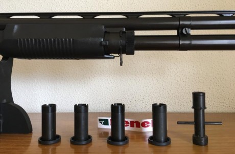  Vendo escopeta BENELLI SUPER 90 M3. 
Polichoque interior, 5 boquillas.
capacidad deposito, 3,6,7-
Sistema 01