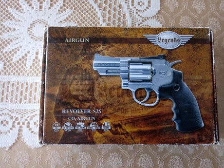 Muy buenas.
Vendo revolver LEGEND S-25 en 4.5mm.
Es un revolver muy bonito en cromo, compacto y muy potente.
El 00