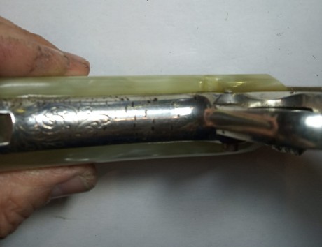 Buenas compañer@s. Vendo esta pistola artistica con grabados de la casa, es del año 1946, su conservacion 22