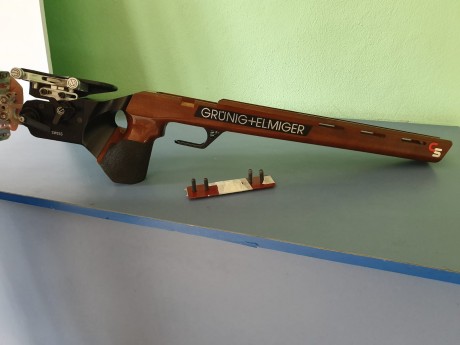 Hola a todos .un compañero del club me pide que le ponga a la venta esta magnífica culata de aluminio 11