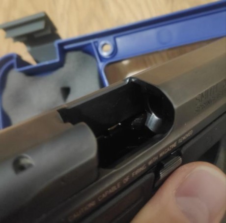 Vendo Pistola en perfecto estado. Con muy pocos disparos. Se puede ver y probar. Retenida del cargador 11