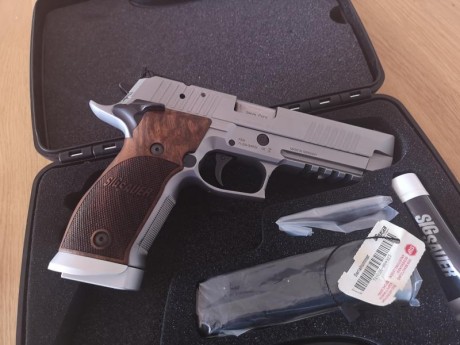 VENDO SIG SAUER X-FIVE CLASSIC TOTALMENTE NUEVA, SOLO HE TIRADO 300 TIROS CON ELLA, UNICO DUEÑO COMPRADA 02