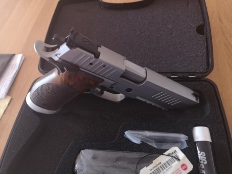 VENDO SIG SAUER X-FIVE CLASSIC TOTALMENTE NUEVA, SOLO HE TIRADO 300 TIROS CON ELLA, UNICO DUEÑO COMPRADA 00