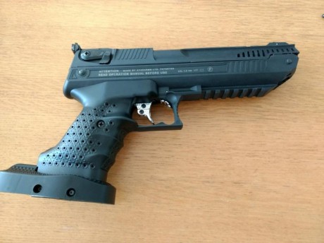 Buenos días.
Vendo pistola Zoraki HP01-2 LIGHT en 4.5 mm con cañón de acero estriado de 18 cm.
Esta es 02