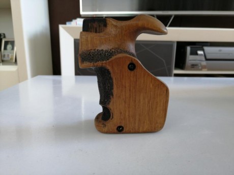 Se hizo para un revolver llama con el que tiré durante 19 años allá por los 90.. Ya no tiro. Está perfecta 02