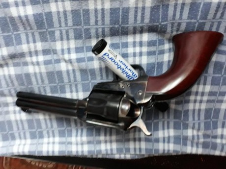 Cambio uberti stalion 22 lr cañon 4 3/4 en libro de replicas con los dos certificados por el mismo modelo 00