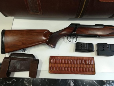 Se vende Sauer 200 de cerrojo, 7mm Rem Mag, (una joya, agrupación perfecta).
Va acompañado de:
· doble 00