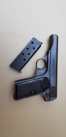 En bien estado, arma Iconica de FN
precio 640

Inscrito en el libro de coleccionsita como arma historica 01
