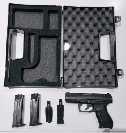  VENDIDA SE PUEDE CERRAR vendo la Walther porque dejo la afición esta completa con el maletín, 2 cargadores 02