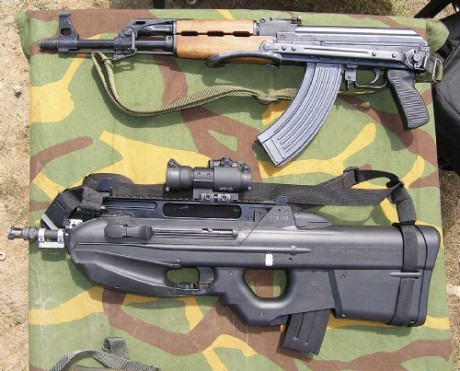 Realmente tienen el F2000 S, con raíles sin la óptica de FN. Adquirido el 2006, menudo cambio: 00