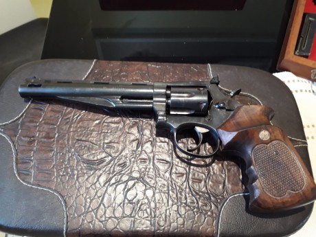 Un compañero me indica que le ponga en venta sus tres armas . Se pueden ver y probar en Cantabria. 

Los 01