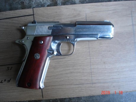  002 - copia.JPG vendo pistola marca. llama. modelo. 1911 ixa. plateada calibre 9 mp alzas regulables 01