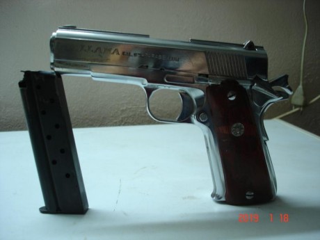  002 - copia.JPG vendo pistola marca. llama. modelo. 1911 ixa. plateada calibre 9 mp alzas regulables 00