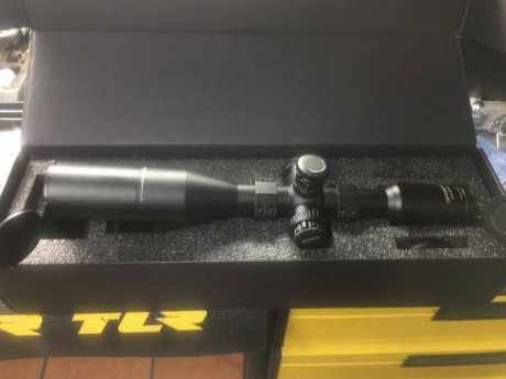 Visor optisan evx 10x44i en garantía, viene con tapas metálicas, parasol , rueda paralaje. Perfecto estado 01