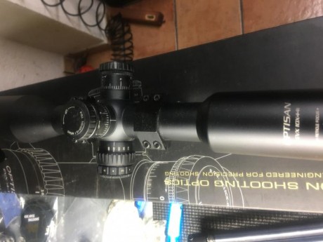 Visor optisan evx 10x44i en garantía, viene con tapas metálicas, parasol , rueda paralaje. Perfecto estado 00