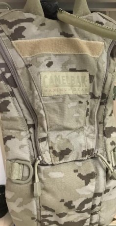En perfecto estado, 50 euros, está en Valencia, la entrego en mano, acepto cambio misma camelbak pixelado 01