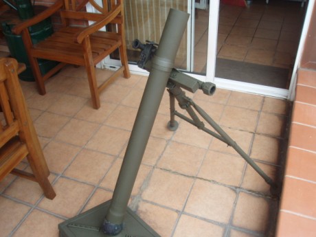 Hola.
Réplica mortero TOTALMENTE INERTE para recreación histórica, decoración , rodajes, etc.
La réplica 02