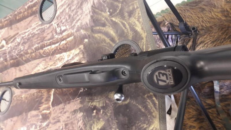 Guiado el 30-10-2018,usado en seis ocasiones.REESTRENO.Incorpora monturas fijas y visor AVISTAR 2,5-10X50 12