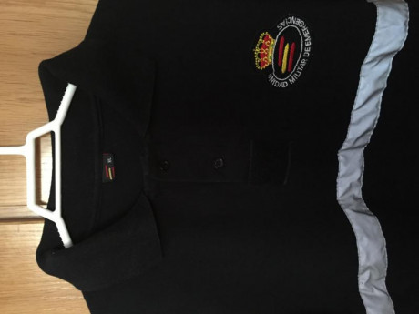 Se vende polo militar de la UME perfecto estado como nuevo, talla XL equivale a talla L. 652167719 pvp 00